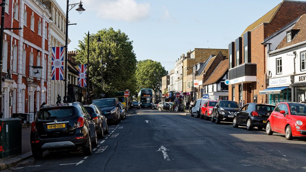 Hoddesdon_High_Street_Hertfordshire